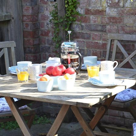 Pebble Beach Cottage, Aldeburgh Esterno foto